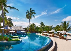 maledivy-hotel-six-senses-laamu-185_ext_w_1.jpg