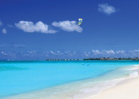 maledivy-hotel-six-senses-laamu-279_ext_w_1.jpg