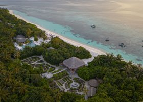 maledivy-hotel-six-senses-laamu-312_ext_w_1.jpeg