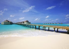 maledivy-hotel-six-senses-laamu-375_ext_w_1.jpg
