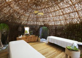 maledivy-hotel-six-senses-laamu-484_ext_w_1.jpg