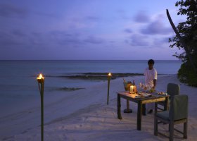 maledivy-hotel-soneva-fushi-spa-140_ext_w_1.jpg
