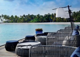 maledivy-hotel-velaa-private-island-082_ext_w_1.jpg