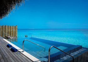 maledivy-hotel-velaa-private-island-087_ext_w_1.jpg