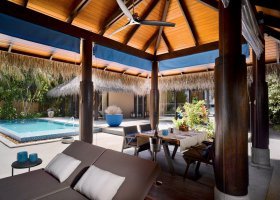 maledivy-hotel-velaa-private-island-091_ext_w_1.jpg