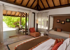 maledivy-hotel-velassaru-maldives-143_ext_w_1.jpg