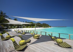 maledivy-hotel-velassaru-maldives-244_ext_w_1.jpg
