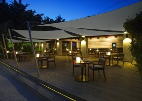 maledivy-hotel-velassaru-maldives-247_ext_w_1.jpg