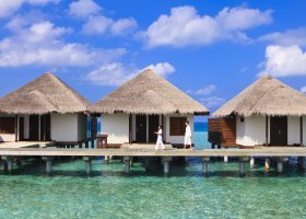 maledivy-hotel-velassaru-maldives-259_ext_w_1.jpg