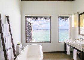 maledivy-hotel-velassaru-maldives-272_ext_w_1.jpg