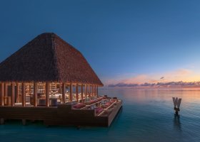 maledivy-hotel-w-maldives-370_ext_w_1.jpg