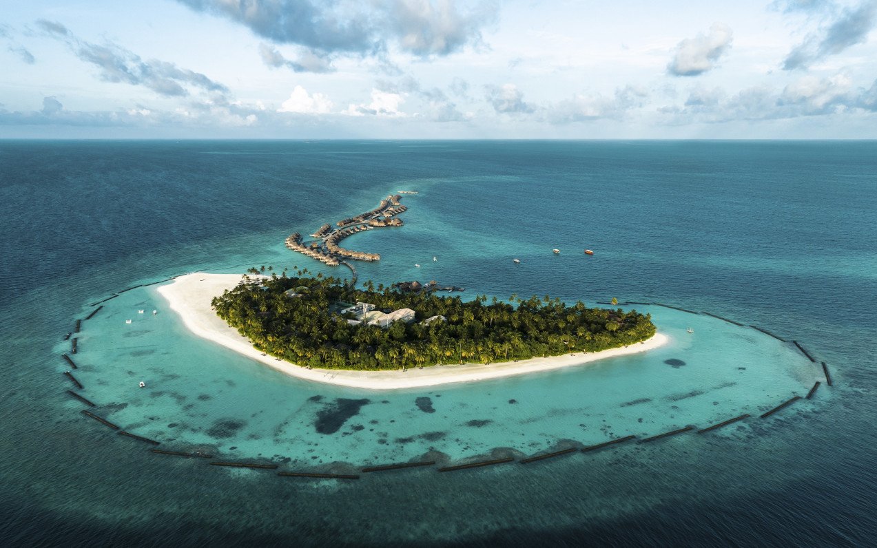 Constance Halaveli Resort and Spa Maldives *****